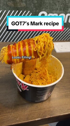 GOT7 Mark's Ramen Recipe at E Mart 24: Taste Test!