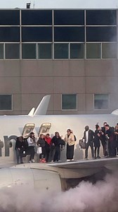 93K views · 581 reactions | An American Airlines plane carrying 178 people caught fire after landing at Denver International Airport in Colorado. Twelve people were reportedly injured. A US aviation authority said an engine on the Boeing 737-800 caught fire while taxiing to the gate. | DW News | Facebook