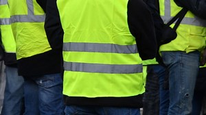 Comment s’en sortir avec le prix actuel des carburants ? - RTBF Actus