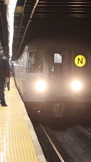 R68A (N) Train entering 34th Street-Hearld Square #train #nycta #nyc #nyctransit #mtasubway