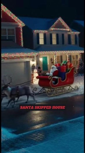 Police Chase SANTA Over Skipping House! 🚔🎅 #shorts #christmas