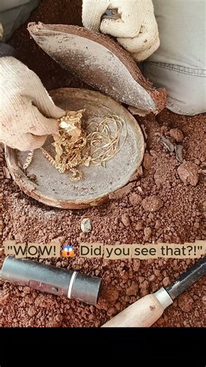 Unbelievable! Gold Jewelry Hidden Inside This Clay Pot! 😱💰 #metaldetecting Metal Detecting Quest USA