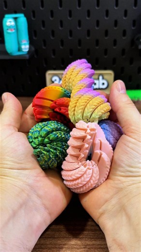 Knitted Twisted Fidget Ball 🌀
