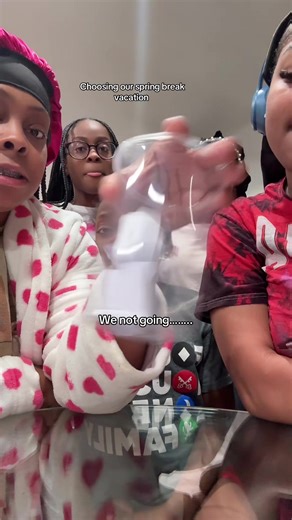 Imma let the comment section pick out spring break (THE COMMENT WITH THE MOST LIKES)