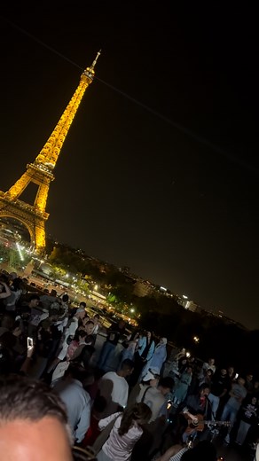 Paris is always PARIS!!! 😍 | Brian Lucas