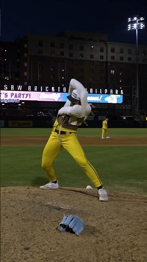 Pitcher escapes from a STRAIGHT JACKET during the game! #savannahbananas #magic #houdini #escape
