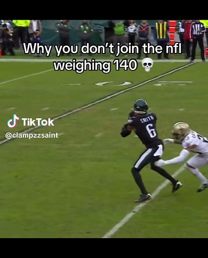 Devonta Smith Impressively Evades Tackles in NFL Game