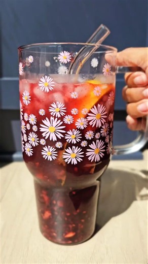 Basil & Blackberry Green Tea! 🍹 Sub for more refreshing summer recipes! What’s next? 👇🏽