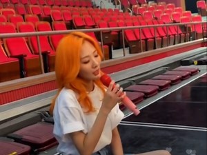 lonely脸红的思春期BOL4 lonely现场直拍live合集