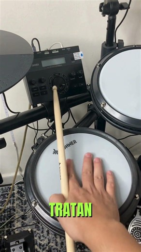 Electronic drum kit vs. practice pad? (Differences for practicing) 🧐🥁