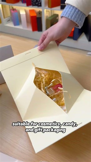 One-Piece Foldable Triangle Gift Bag