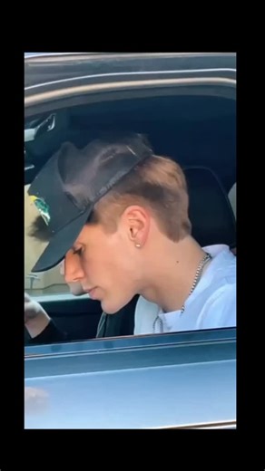 screaming on Instagram: "🚗👄🫦👅"