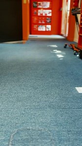 Si buscás comodidad, practicidad y resistencia para tu espacio de trabajo 😎👉🏼 ¡Estás en el lugar correcto! Conocé nuestro Taburete de Taller Acolchado con Regulación Neumática 🔸 Con una altura ajustable de 435 a 555 mm y capacidad de carga de 136 kg, es el espacio perfecto para guardar herramientas, accesorios y piezas pequeñas. 🔄 Cuenta con asiento giratorio acolchado, cómodo y resistente 🛞 4 ruedas giratorias 360° de PVC para máxima movilidad ¿Listo para trabajar con el máximo confort y 