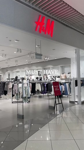 Run, don’t walk to H&M now #f1merch #f1merchandise #f1fans