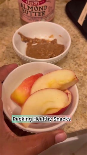 10 tips I follow in Vacation to not gain weight and to keep on track with my Fitness journey ✨🙌 Big