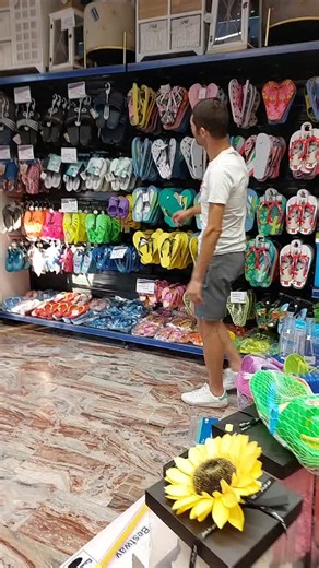 Colorful Flip-Flops for Summer Shopping