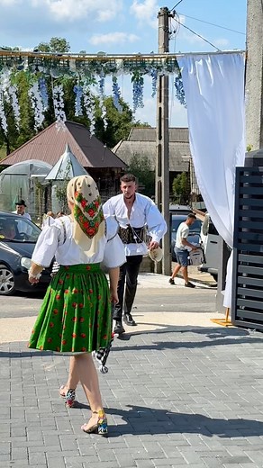 449K views · 6.6K reactions | Nuntă în Maramureș #viralreels #reelsvideo #reelsfb #explorepage #news #nunta #nunta2025 #maramures #maramuresplaicuflori | Constantin Pitic | Facebook