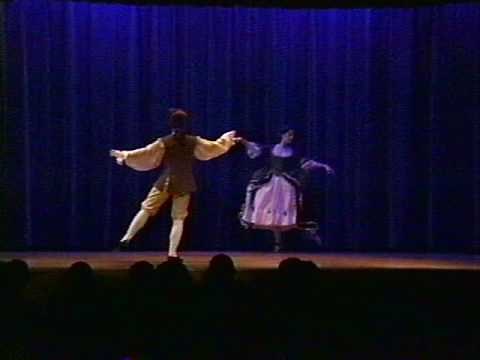Baroque Dance: Menuet from Rameau's "Platée" (1745)