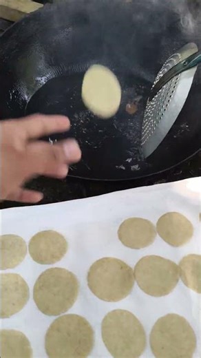 kabhi pani puri kyon nahin banaunga #youtubeshorts #food #chillipanipuri #shortsviral #streetfood
