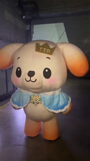 🐶: why are your shoes have pip pip sound as well🐶: pip pip pip~~🐻‍❄️: so cute im so happy they include details like this after so many allegations saying that bokbear dont have por’s trait but this is literally where pippor comes from 😭😭😭#bokbear