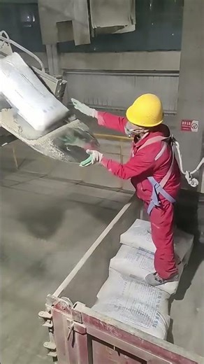 Efficient Cement Bag Transport | Smart Conveyor Unloading Techniques