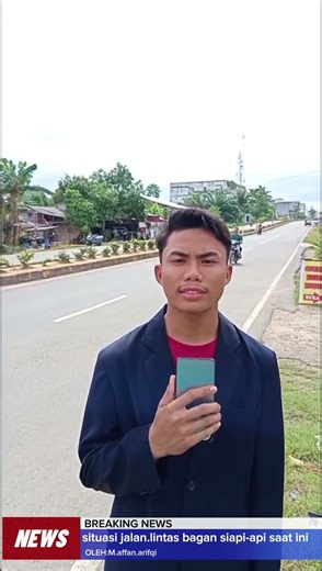 situasi jalan lintas bagan siapi-api di siang hari