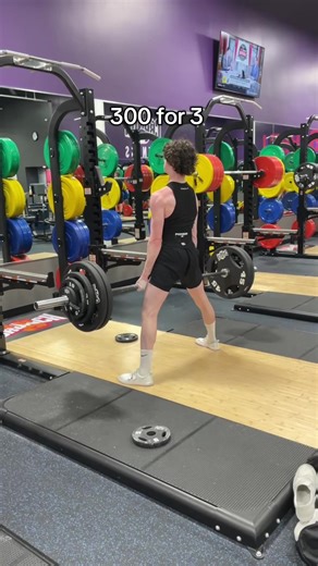 Mastering Deadlifts: Powerlifting Tips for 300 lb Success