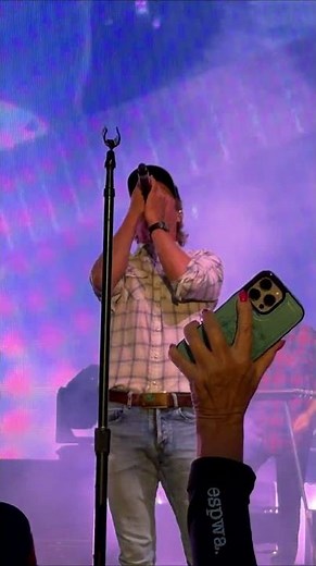 Dierks Bentley performs "Am I The Only One" in Woodinville, WA at Chateau Ste Michelle