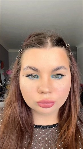 Testing the mascara fake freckles hack! 🤎✨ Does it work? #makeup #makeuptransition