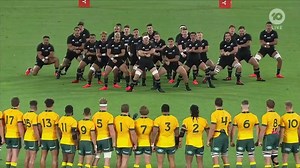 The All Blacks Haka meets the Wallabies boomerang #BledisoeCup #AUSvNZL | 10 Sport