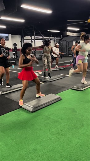 Step Aerobics with Queen E: Energizing Hip Hop Moves