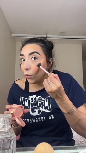 Maquillage avec Morphe 2 : Fresh Peach en Action