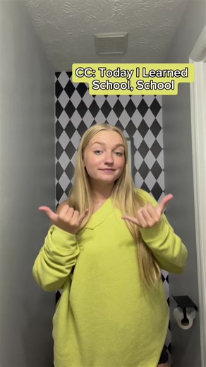School in ASL (Not a Teacher) #americansignlanguage #signlanguage #asl #signoftheday #school