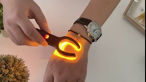 Handheld LED Vein Finder, Infrared Vein Finder Viewer with Yellow Light, USB Rechargeable Infrared Vein Viewer Transilluminator for People of All Ages