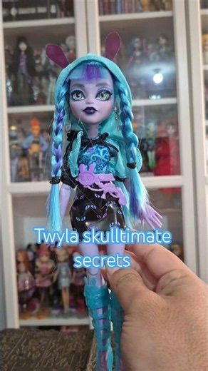Twyla Skulltimate Secrets Neon Frights #monsterhigh #kanaydollhigh #review #unboxing #doll #dolls