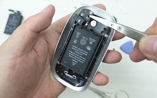 苹果秒控鼠标内置电池更换教程