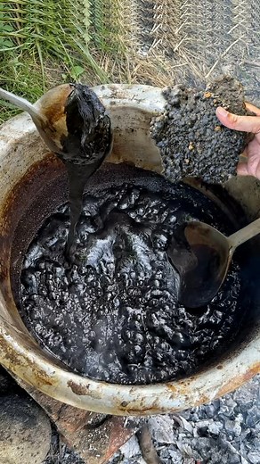 Amar Sirohi on Instagram: "Making of 100% Original Shilajeet😱😱 . To place your order for origianl shilajeet, Whatsapp on +919541844755/ +918825002682 . #foodieincarnate #reelitfeelit #reelkarofeelkaro #reelsinstagram #reels #shilajeet #kashmir #streetfood #explore"