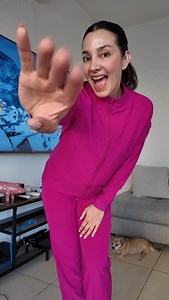 2.2K reactions · 101 shares | Este uniforme de @jelrisofitoficialmx es de 3 piezas, ideal para no pasar frio durante el turno.La tela es cómoda, suave y te permite moverte sin sentirte rígida. Y con mi código DEALLAENFERMEMERA tienes 20% de descuento. #wearjelrisofit #jelrisofitquirurgicos #jelrisofit #antifluido #scrubsdopamina | La Enfermemera | Facebook