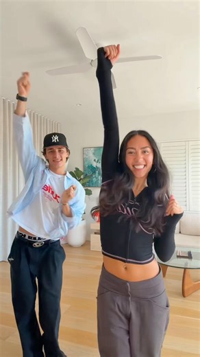 VIRAL MICHAEL JACKSON BEAT IT DANCE 🎩🪩🔥 | Cadel and Mia #dance #shorts