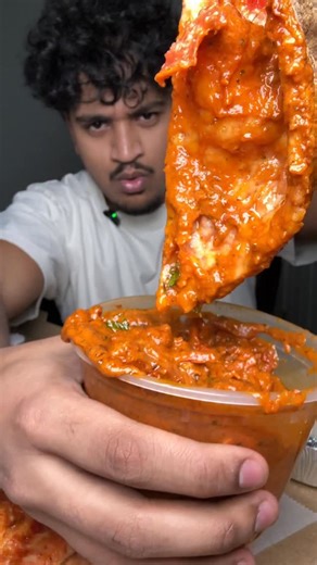 Naf on Instagram: "We got Pizza with Butter chicken 🍕🇮🇳 #pizza #butterchicken #indianfood #india #foodie"