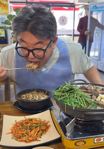 전주 깨순전복탕과 아랫배 갈비수육 #전주흑염소본가 여권 없이 떠나는 맛과 멋의 도시 전주 나들이 #전주맛집 #전주흑염소 #전주여행 #전주보양식 Jeonju Travel Healthy Black Goat Restaurant