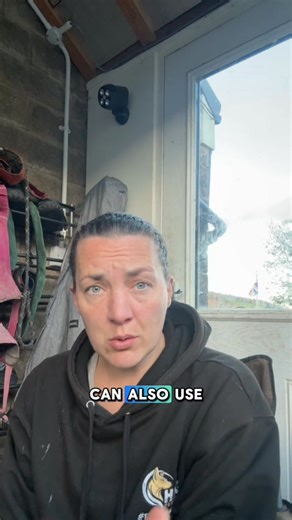 🎆 Fireworks season can be one of the hardest times of year for our dogs. In this video I’m sharing practical, real-life tips that can make a big difference — from creating safe spaces at home to using tools and routines that actually calm your dog instead of making things worse. If you’ve ever felt helpless watching your dog panic when fireworks go off, this one’s for you. 💛🐾 👉 Watch now and try a few of these ideas with your own dog tonight. #ReactiveDogs #FireworksAndDogs #DogTrainingTips 