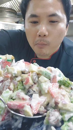 STRAWBERRY AVOCADO BROCCOLI SALAD #yummy #satisfying #trending #delicious #healthy #easy #recipe INGREDIENTS BROCCOLI 130G STRAWBERRY 130G RED APPLE 1PCS AVOCADO 1PCS CHOPPED RED ONION 1/2PCS Pumpkin seeds 20g Cranberry 40g Pecan nuts 30g Dressing Plain yoghurt 4tbsp Mayonnaise 2tbsp Lemon juice 2tbsp Rice vinegar 1tbsp Honey 2tbsp Salt and pepper 1/2tsp | Roldan B Cacal