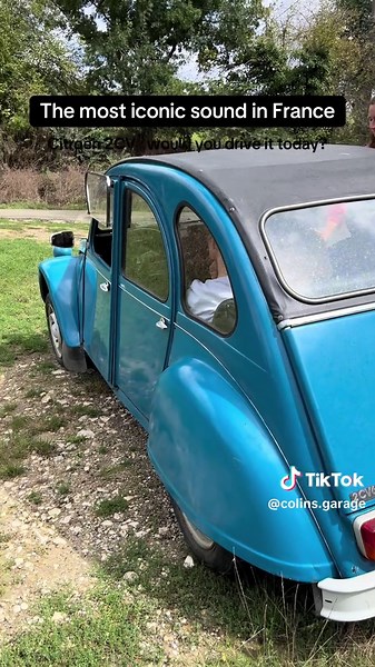 That 2CV sound never gets old 🔊 A French icon still rolling decades later. Would you take one for a spin? 👇 #2CV #Citroen #ClassicCar #VintageVibes