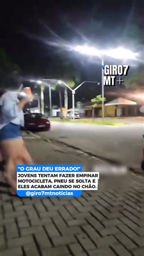 Giro7 MT Notícias on Instagram: "JOVENS TENTAM FAZER EMPINAR MOTOCICLETA, PNEU SE SOLTA E ELES ACABAM CAINDO NO CHÃO. Jovens que costumam realizar manobras conhecidas como “grau” se envolveram em um acidente em Paranaguá. Durante a tentativa de empinar a motocicleta, a roda dianteira se soltou do garfo, fazendo com que o casal que estava na moto caísse no asfalto. O caso ocorreu na Avenida Coronel José Lobo e a cena repercutiu nas redes sociais. 📲 SAIBA MAIS NO INSTAGRAM OU NOS STORIES! Leia a 