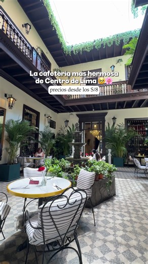 Una de las cafeterías mas hermosas de Centro de Lima 🥹❤️ Se llama @Ancestral Restaurante Café , aquí todo lo que tienes que saber: 📍Jr. Azángaro 260, Lima ⏰Lunes a jueves de 9am a 10pm Viernes de 9am a 11pm Sábados y domingos de 8am a 11pm 🌹Perfecto para una date con esa persona especial Etiqueta con quién irías y sígueme en @valetecuenta.pe para mas points🙋🏻‍♀️ #cafeteriasbonitas #centrodelima #limaperu #cafeteriaslima #date