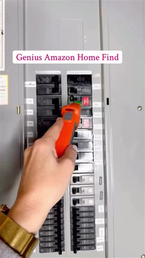 Circuit Breaker Finder - The Klein Tools ET310 circuit breaker finder features highlighted accurate detection, integrated voltage testing, and a built-in GFCI outlet tester—making electrical troubleshooting faster, safer, and more efficient. - To shop comment