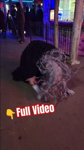 Humans Don’t Move Like That #hauntedhouse #creepy #hauntedattraction
