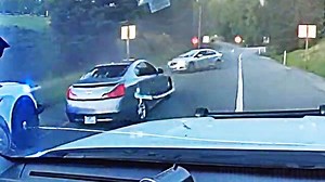 2 Brothers Team Up To Escape Cops During Wild Dual Freeway Chase!