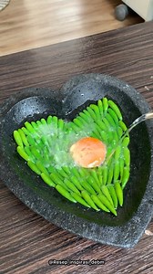 1.9M views · 5.5K reactions | Cemilan kesukaan sejuta umat@kreasi @kreasisasa #sasamsg #sasakalduayam #sasachilisauce #vd | Diet Enak, Bahagia dan Menyenangkan | Facebook